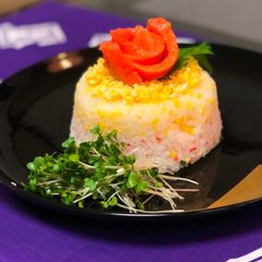 A picture of Japanese Sushi Cake.