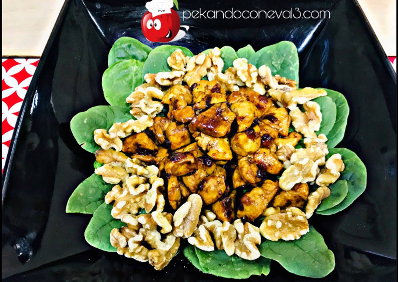 Ensalada de espinacas y pollo con soja