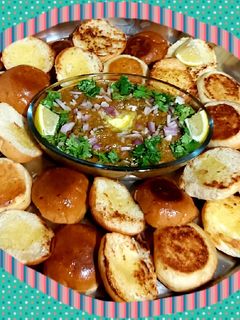 A picture of Pav bhaji.