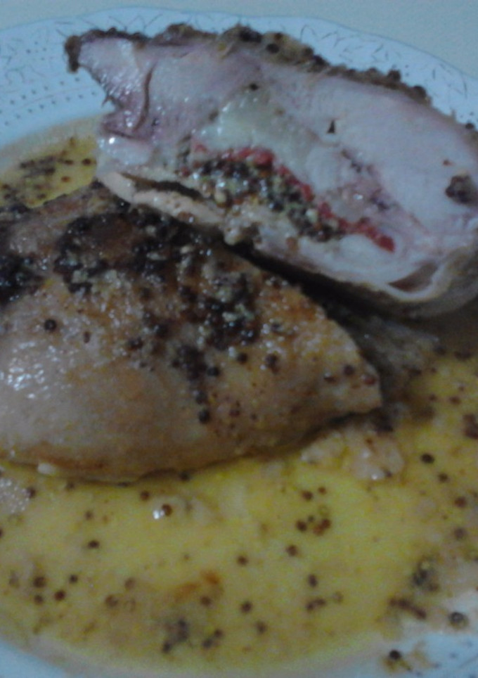 Una foto de Delicia de pollo relleno a la mostaza Antigua