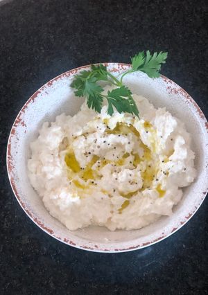 Una foto de Dip de Burrata y Oliva (para disfrutar con amigos!)