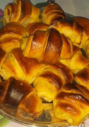 O poză a rețetei Croissante cu unt.