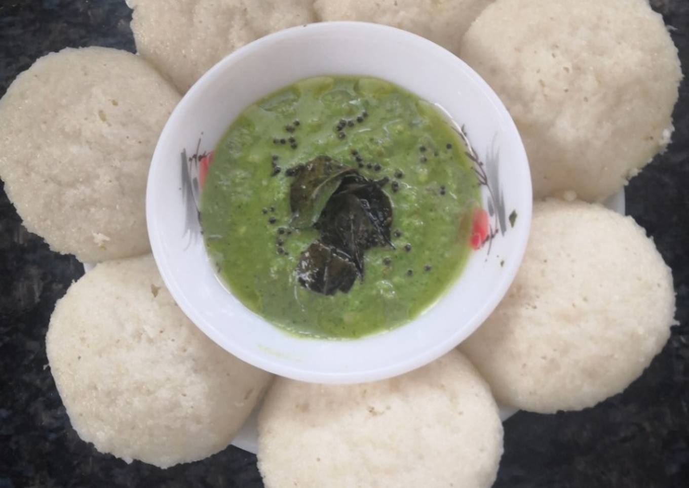 Recipe of Homemade Rava idli/suzi idli with coconut chutney
