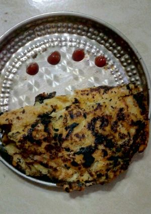 A picture of Cabbage Thalipeeth.