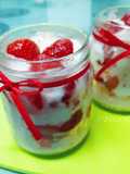 Strawberry Yogurt Parfait (แบบง่ายๆ)