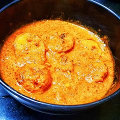 A picture of Dum aloo curry.