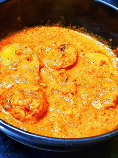 A picture of Dum aloo curry.