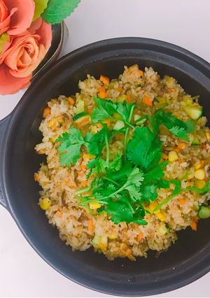 Hình của món Cơm rang sắc màu (colorful fried rice).