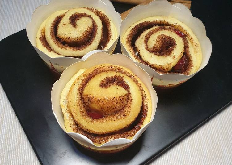 Cranberry cinnamon roll