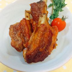 A picture of Braised pork spare ribs with jam & soy sauce.