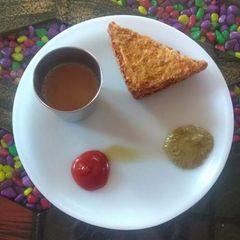 A picture of Bread pakoda.