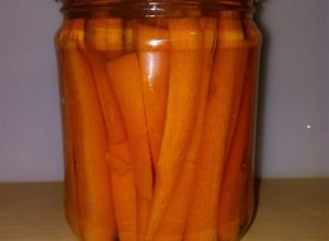 Una foto de Bastones fermentados de zanahoria (probiótico)