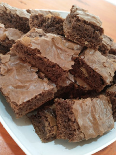 Una foto de Brownies súper fácil (versión más económica)