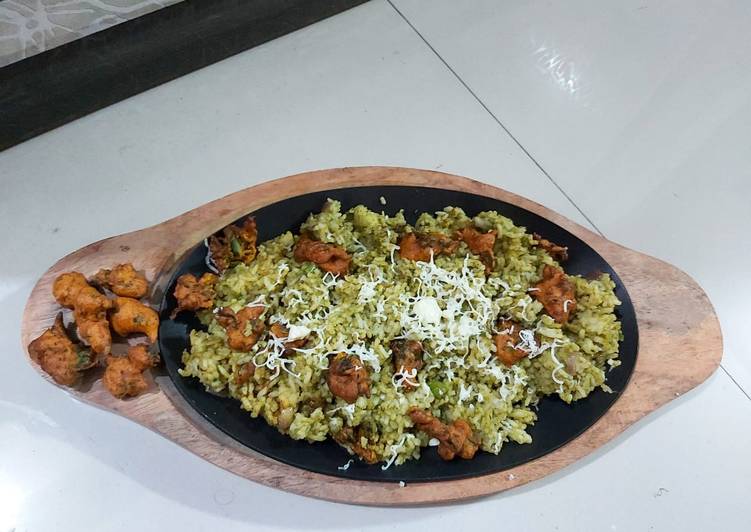 Steps to Make Ultimate Tava green pakoda pulao