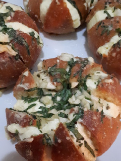 Foto resep Korean Cream Cheese Garlic Bread
