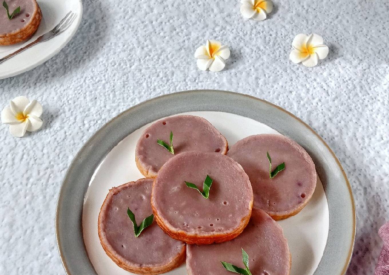 Kue lumpur ubi ungu