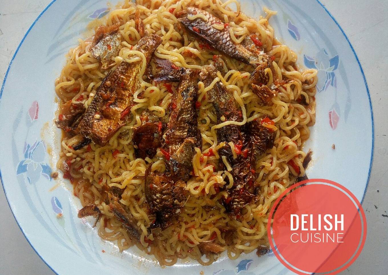 Noodles and dried fish
