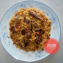 A picture of Noodles and dried fish.