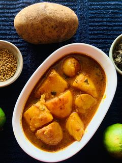 মেথি আলুর দম (Methi aloor dum recipe in Bengali) রেসিপির প্রধান ছবি