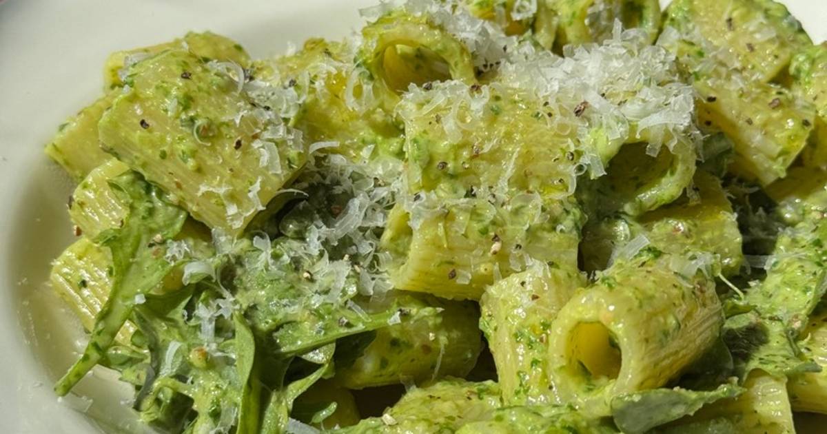 All about Pesto – Recipes, Uses, and Storage Tips