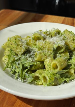 A picture of Pasta with Arugula Pesto.