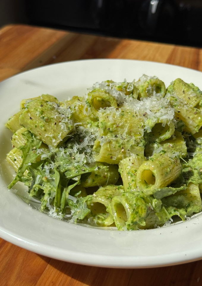 A picture of Pasta with Arugula Pesto.