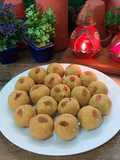 रवा बेसन लाडू (Rava Besan Pakatale Ladoo Recipe In Marathi)