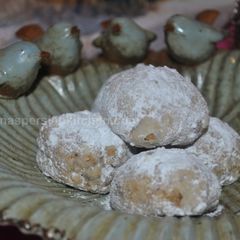 Walnuts Snowballs A picture of Walnuts Snowballs.