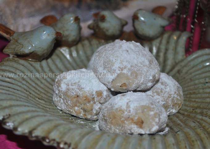 Recipe of Ultimate Walnuts Snowballs for Dinner Food