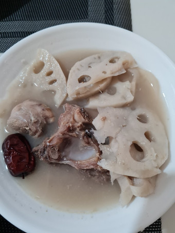 Langkah Mudah untuk Membuat Sop akar teratai dan iga babi (paikut) Enak Dan Mudah