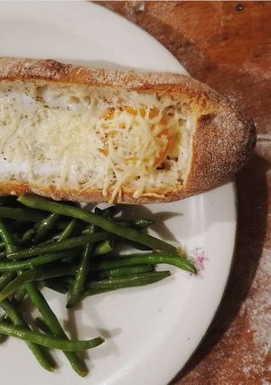 Une photo de Egg in bread