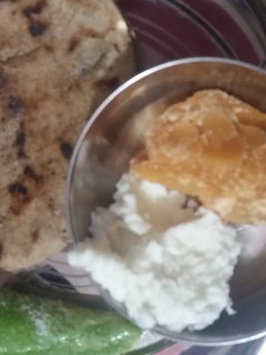 રોટલા (Rotla Recipe in Gujarati) રેસીપી મુખ્ય ફોટો