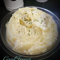 A picture of Classic Mashed Potatoes.
