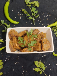 દૂધી ના મુઠીયા (Dudhi Muthiya Recipe In Gujarati) રેસીપી મુખ્ય ફોટો