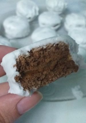 Una foto de Alfajores glaseados