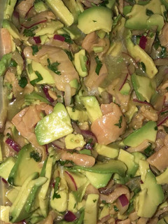 Una foto de Tiradito de Salmón al estilo Nikkei