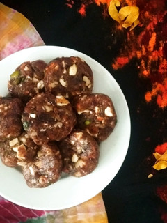 A picture of Nutty Dates Barfi/Roll.