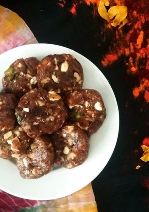 A picture of Nutty Dates Barfi/Roll.