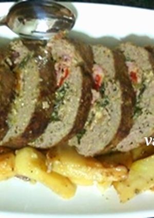 Φωτογραφία της συνταγής Ρολό κιμά γεμιστό με σπανάκι,τυριά και μπέικον