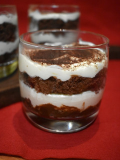 Una foto de Tiramisú de limón rápido y sencillo