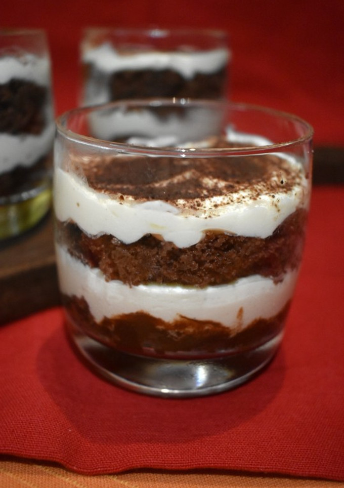 Una foto de Tiramisú de limón rápido y sencillo