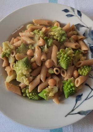 A picture of Whole Wheat Pasta with Romanesco Broccoli.