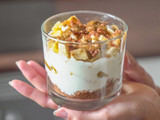 Vasitos de yogur y plátano