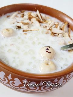 साबूदाना मखाना खीर (Sabudana makhana kheer recipe in hindi) रेसिपी मुख्य फोटो