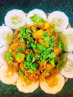 कद्दू की खट्टी मीठी सब्जी (kaddu ki khatti meethi sabzi recipe in HIndi) रेसिपी मुख्य फोटो