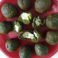 Spinach cheese Balls A picture of Spinach cheese Balls.