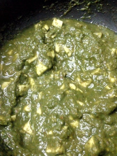 પાલક પનીર (Palak Paneer Recipe in Gujarati) રેસીપી મુખ્ય ફોટો
