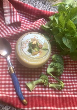 Une photo de 🌱Gaspacho brocoli 🥦🥒🌶️pomme🍎