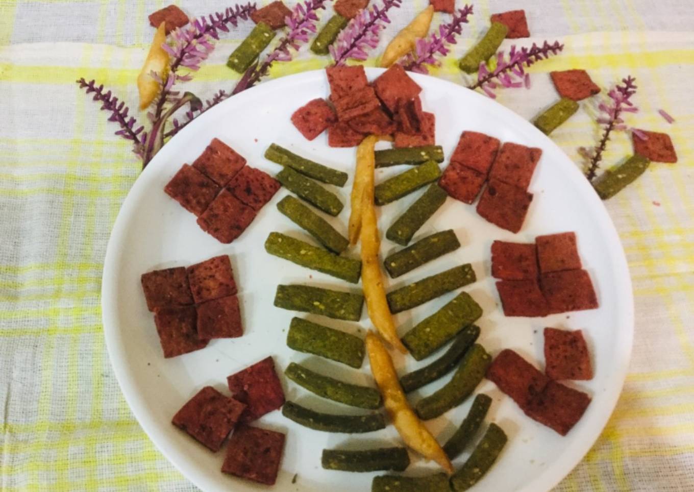 Punjabi Methi & beetroot Flavoured Namakpare