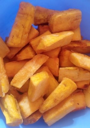 A picture of Spicy cassava fries.